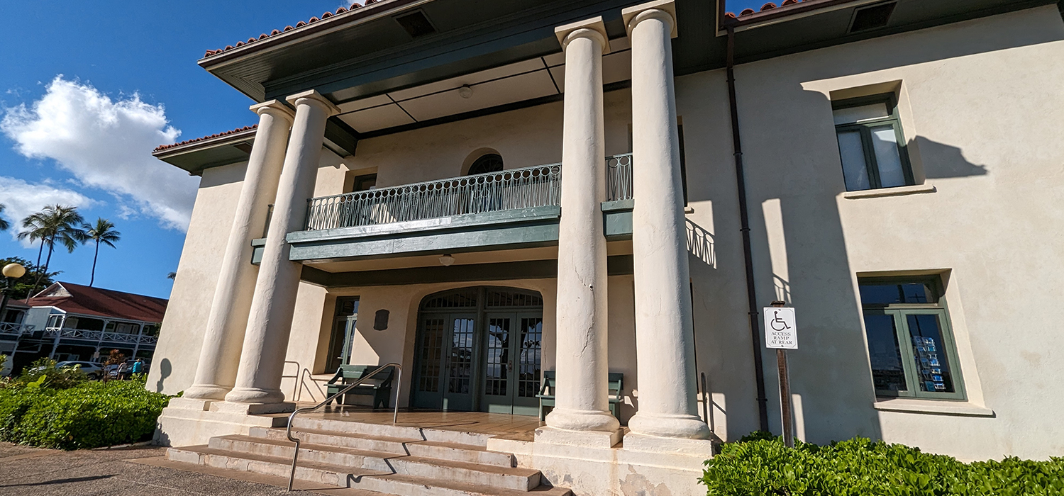 image of Lahaina Courthouse before Fire